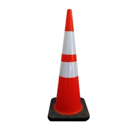 Cônes de signalisation en PVC avec 2 bandes réfléchissantes. Coloris : orange/blanc/noir. Base 360x360 mm, lestée et antidérapante. Lot de 5.