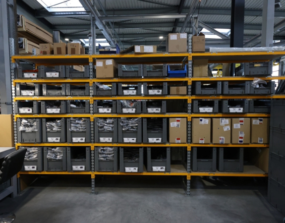 Bacs pour picking sur rack de stockage mi-lourd
				                    